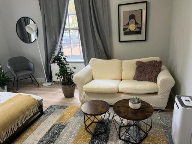 Apartment Stylish In A 1938 Building With Parking London